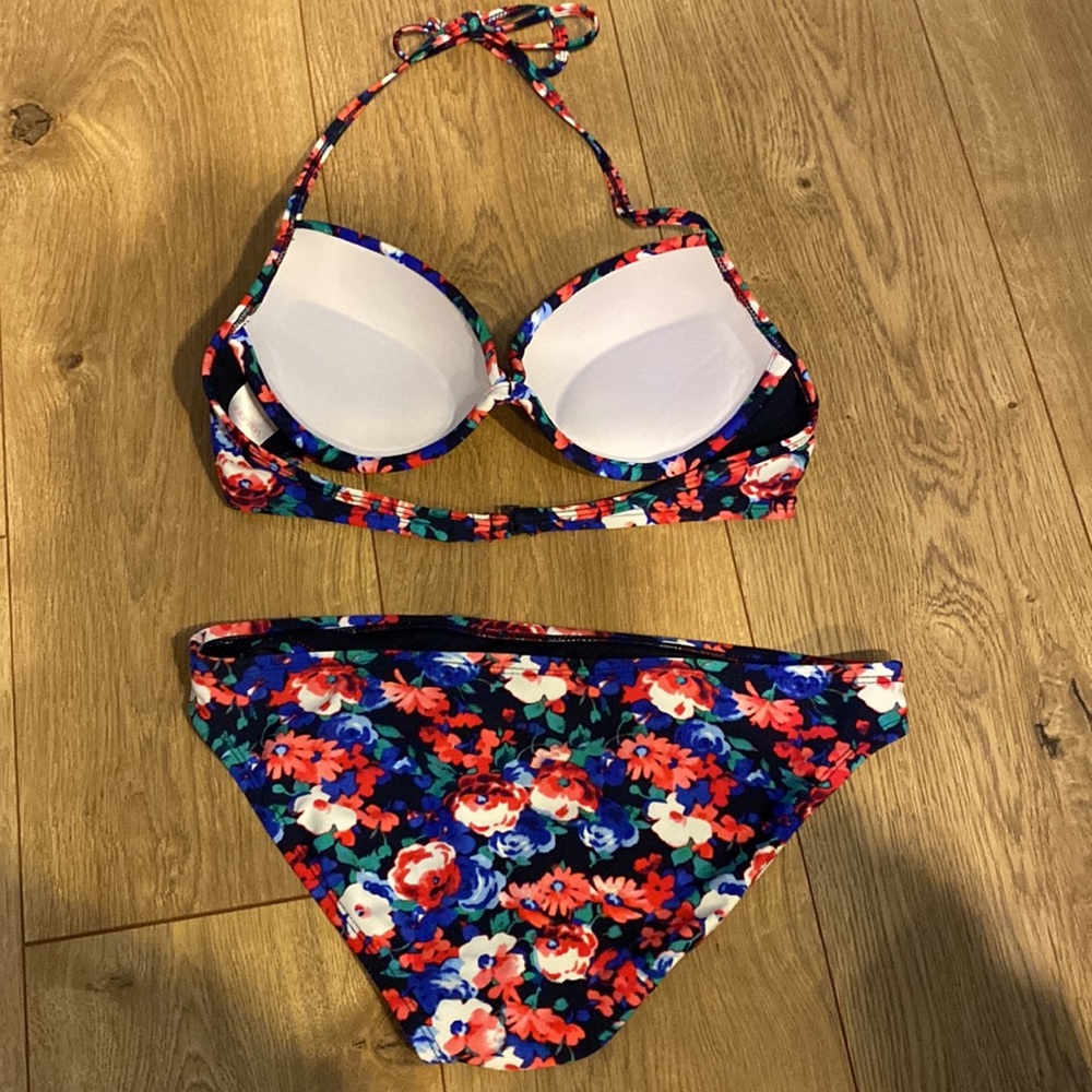 Xhiliration bikini - Picture 3 of 8